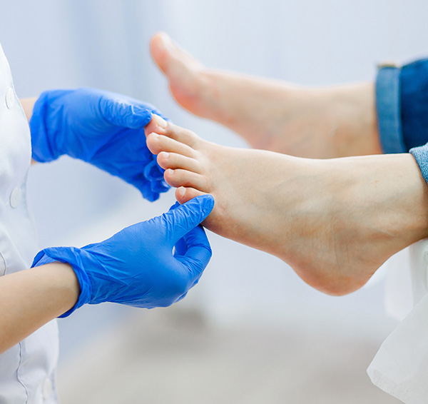 The Foot and Ankle Center of Issaquah | Flat Feet, Fungal Nails and AmnioFix Injections